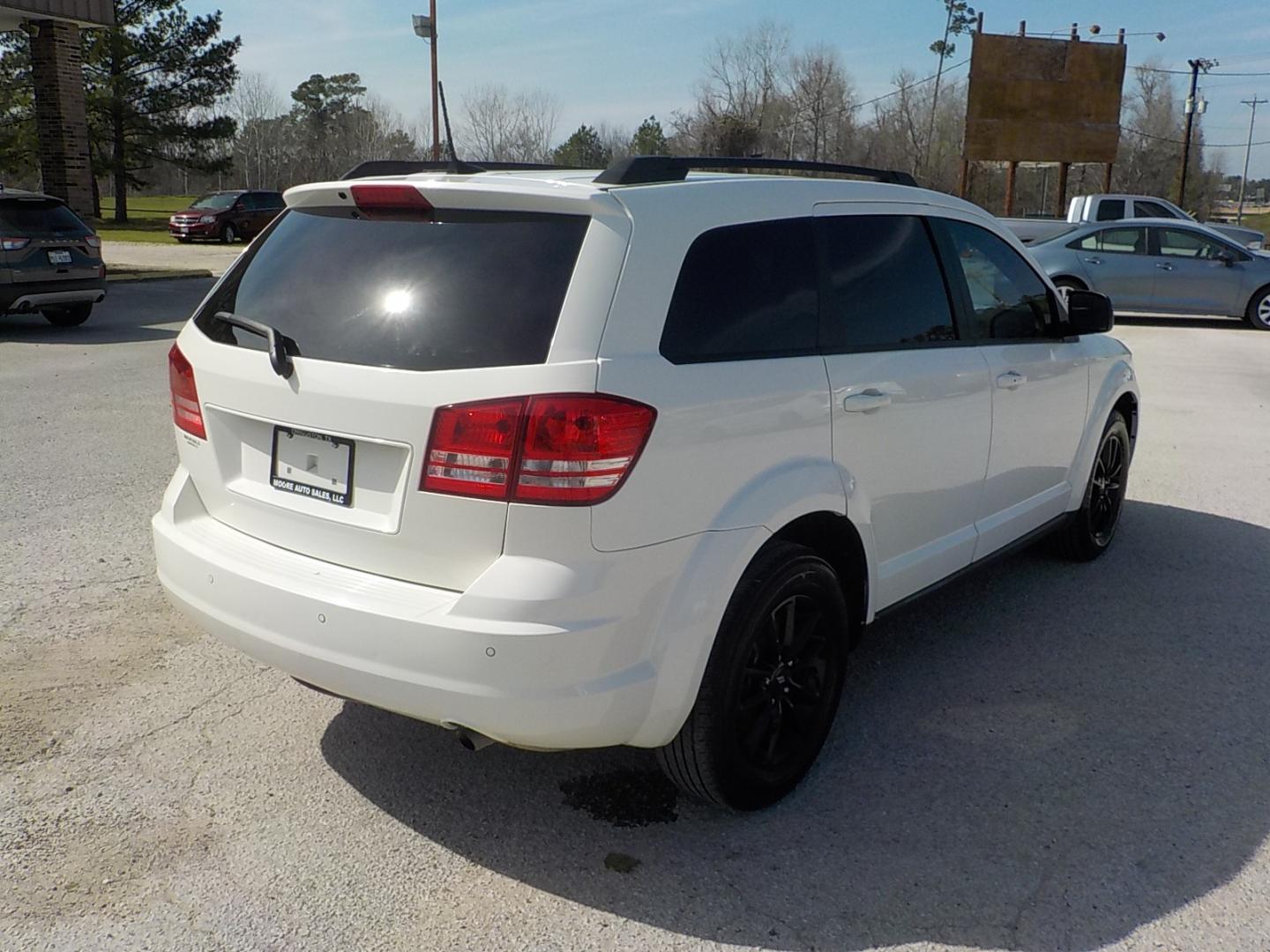 2020 White /Black Dodge Journey (3C4PDCAB2LT) , Automatic transmission, located at 1617 W Church Street, Livingston, TX, 77351, (936) 327-3600, 30.710995, -94.951157 - A great family vehicle that is a fantastic value!! 3rd row seating!! - Photo#5